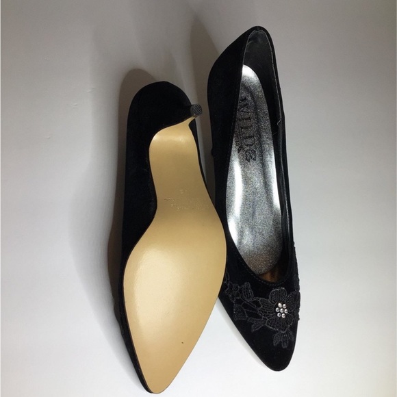 Wild Rose by Apollo, Kitten Heel Suede, Floral and Rhinestone, size 7.5 - Picture 10 of 14